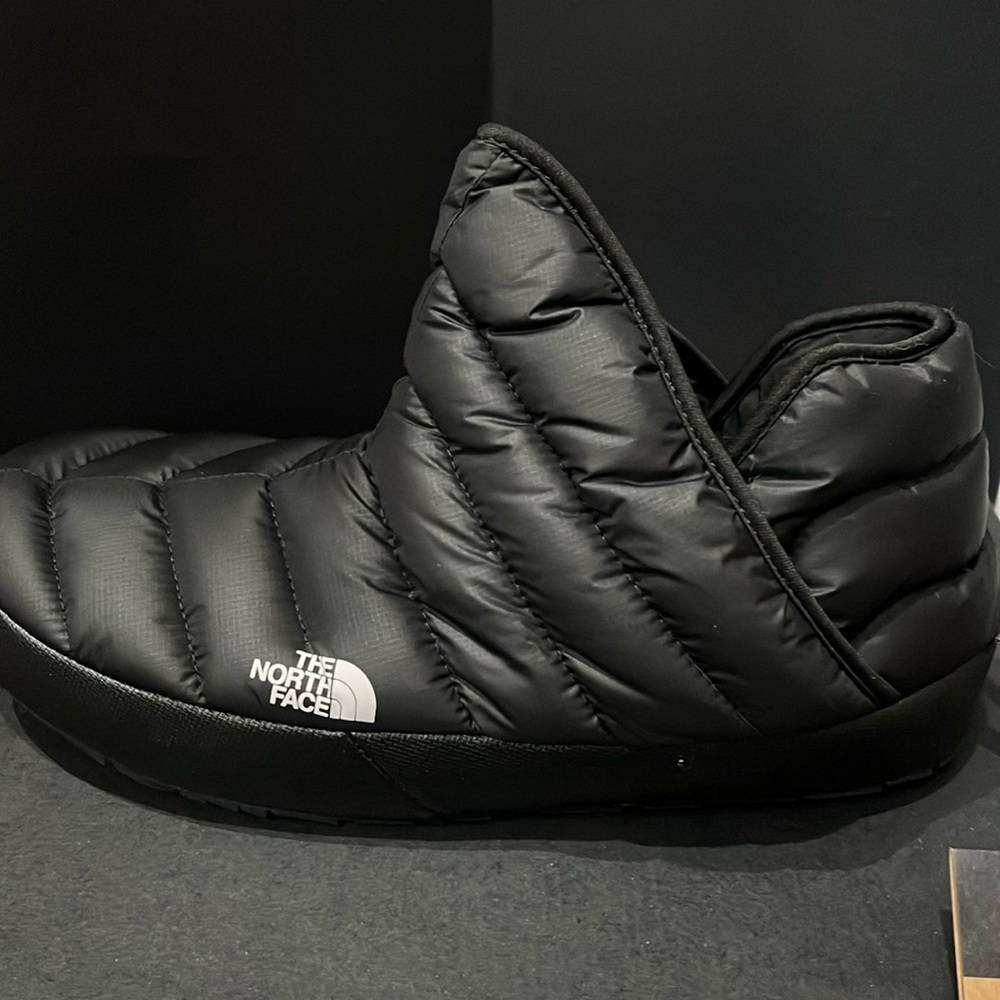 Womens The North Face Thermoball Traction Bootie US size 10